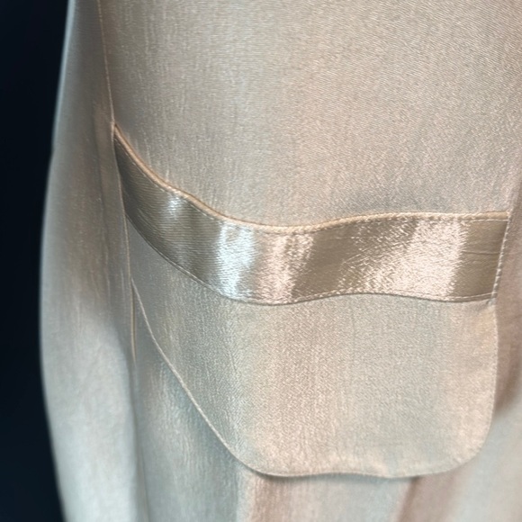 Elegant Cream Long Coat First Lady Jackie and Julian - Picture 10 of 11